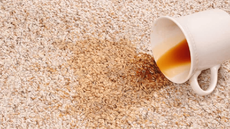 پاک کردن قهوه از روی فرش